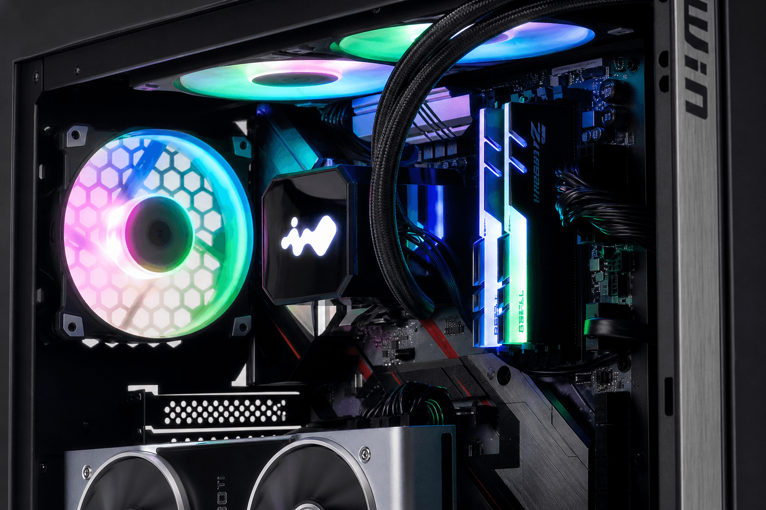 Сборка InWin 216 с RGB-вентиляторами