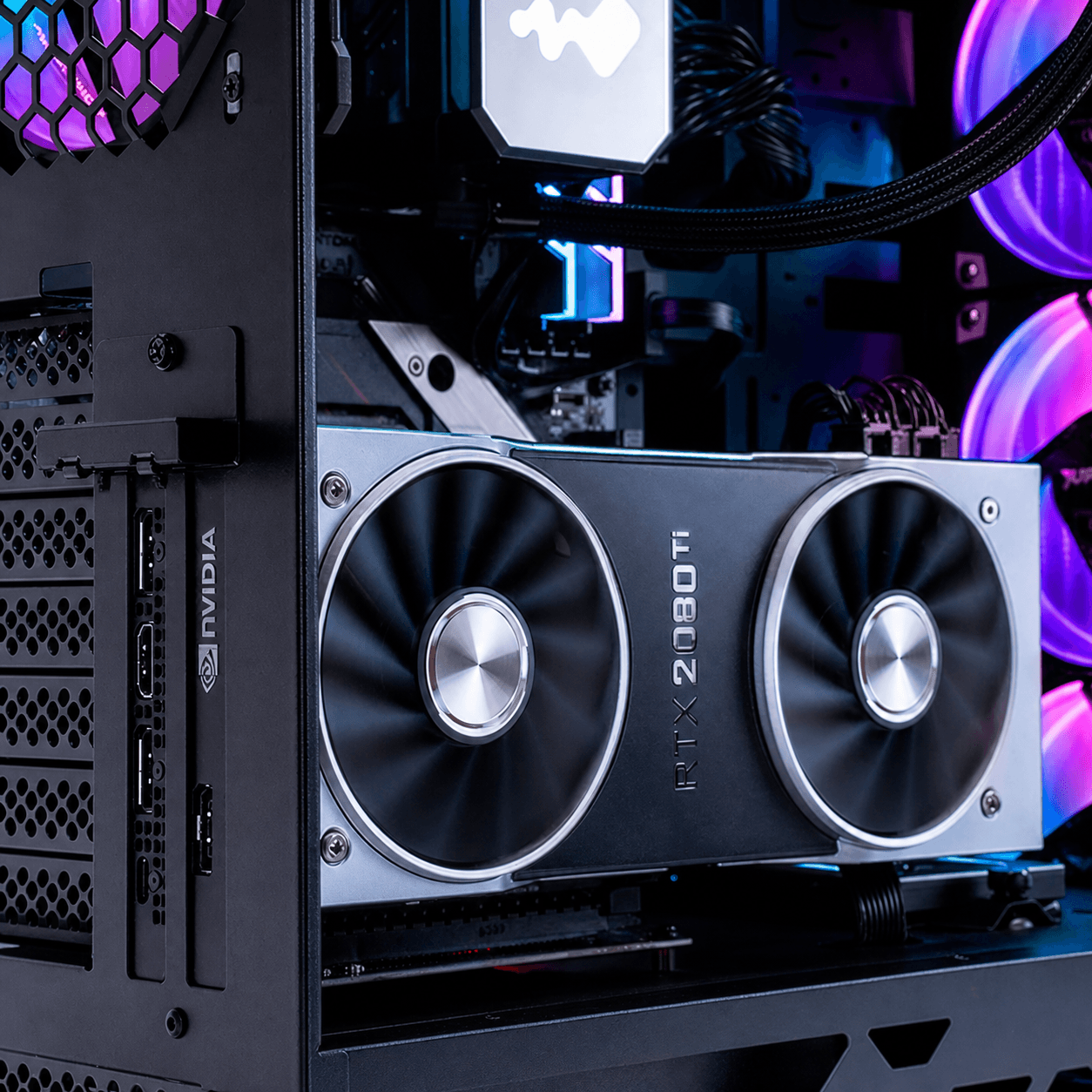 Видеокарта внутри InWin 216