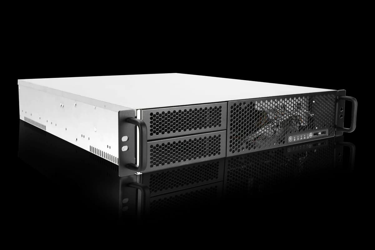 InWin IW-R200-02N — фото 1