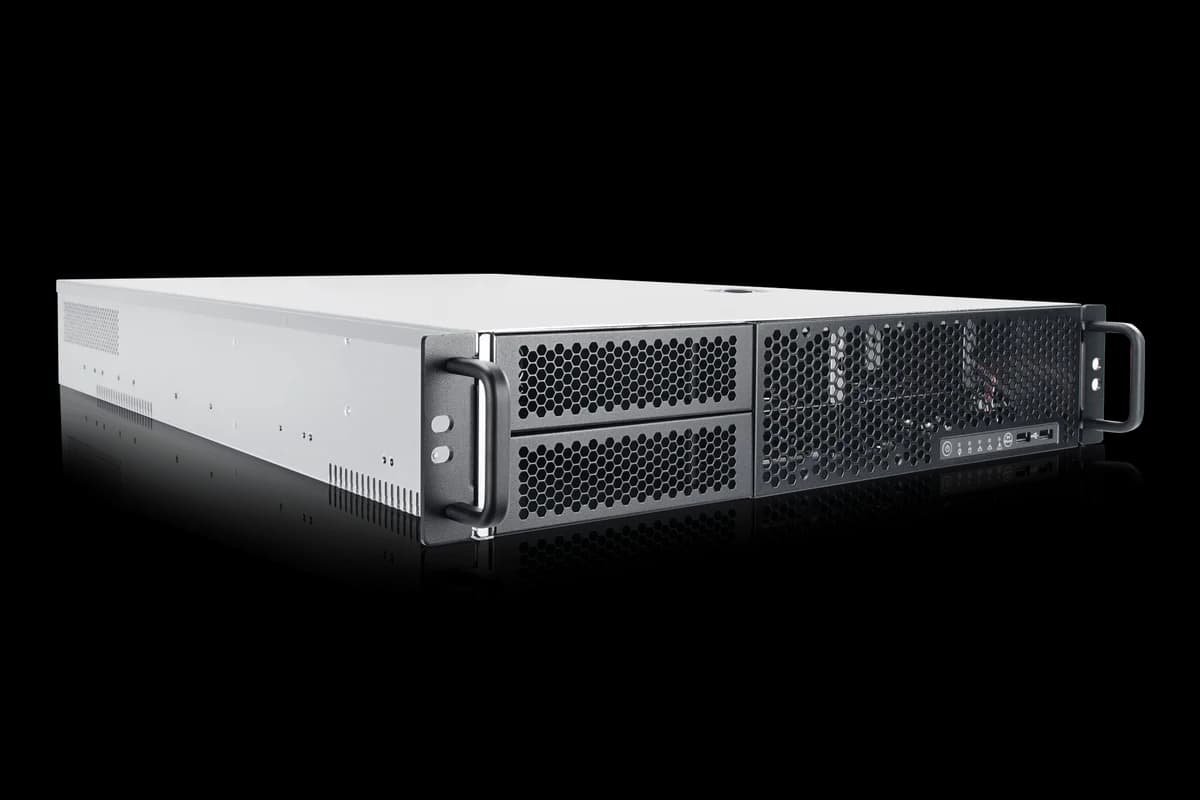 InWin IW-R200N — фото 1