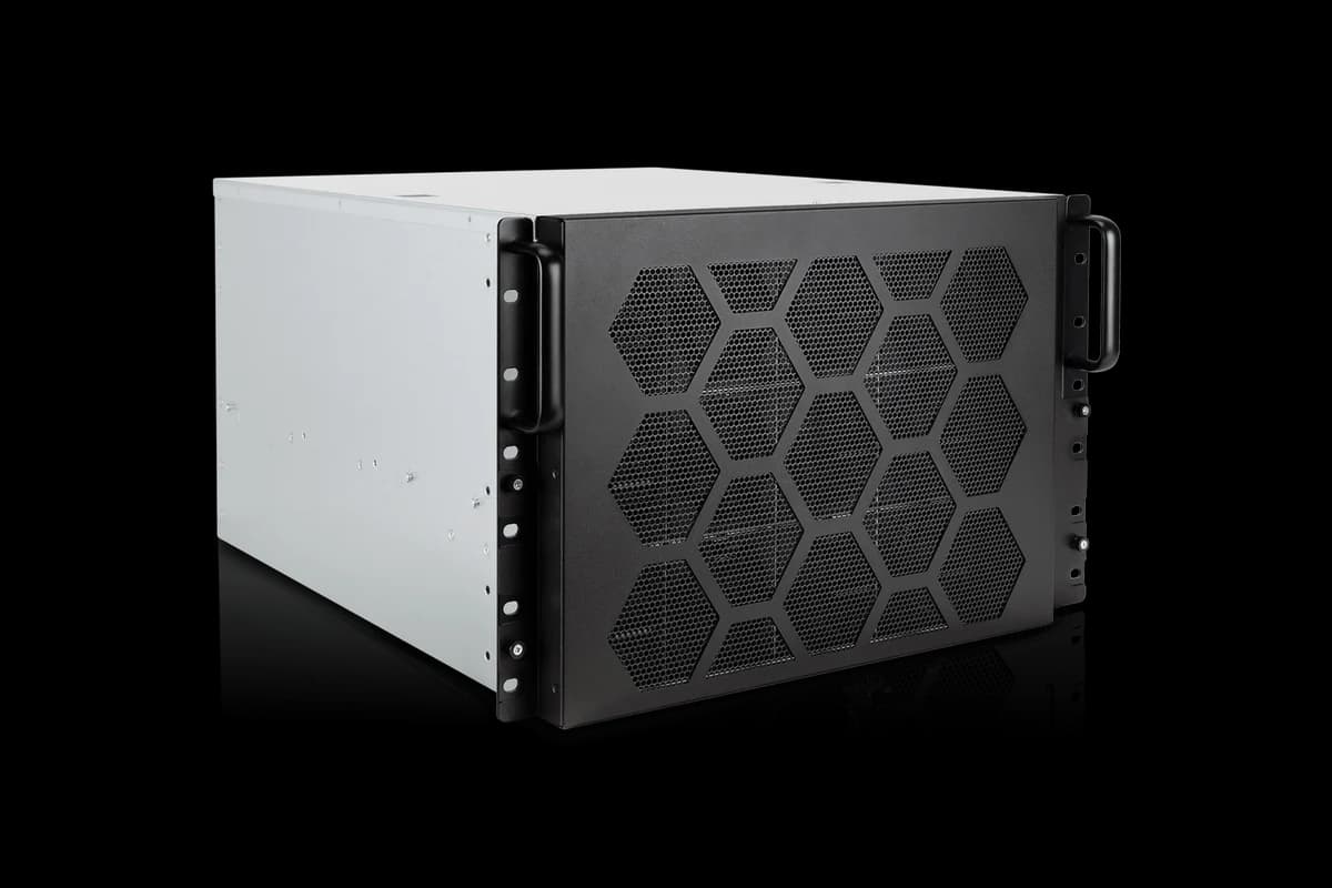 InWin IW-RG650 PRO — фото 1