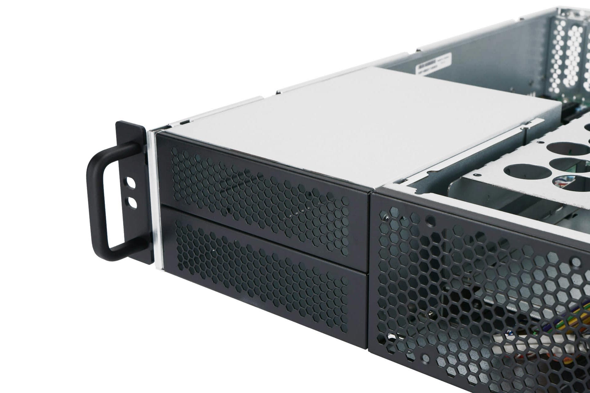Слоты расширения InWin IW-R200-02N