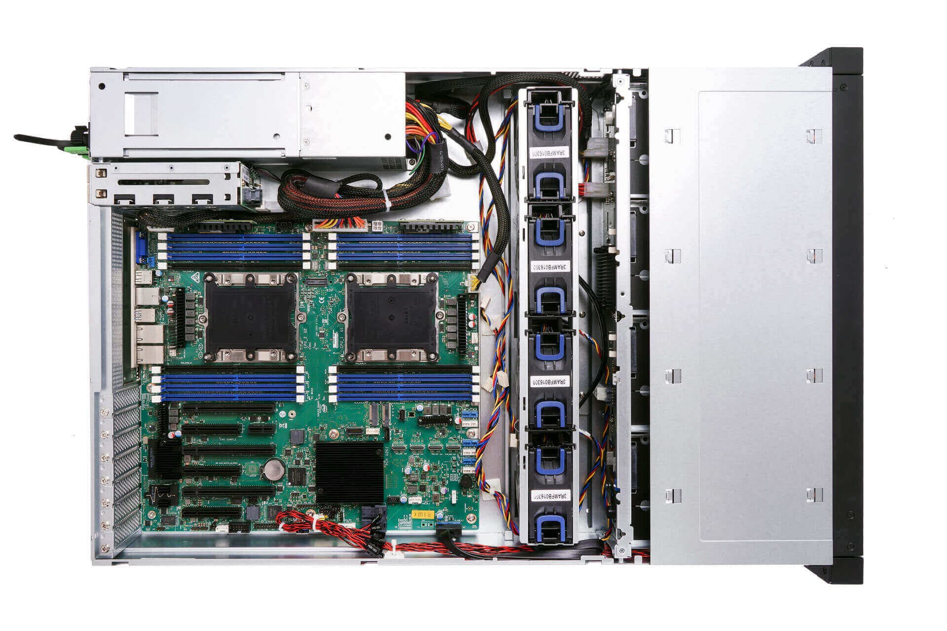 Вид InWin IW-RS212-07