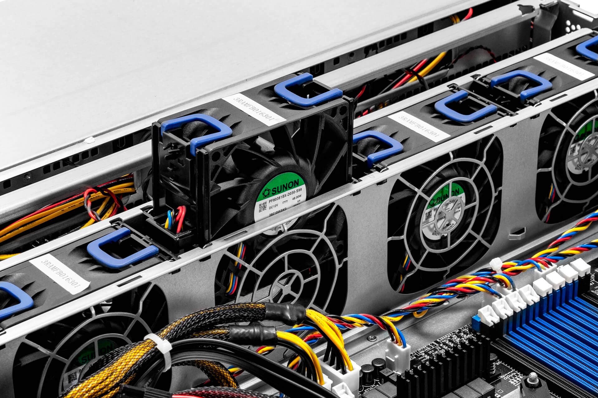 Питание и охлаждение InWin IW-RS216-07