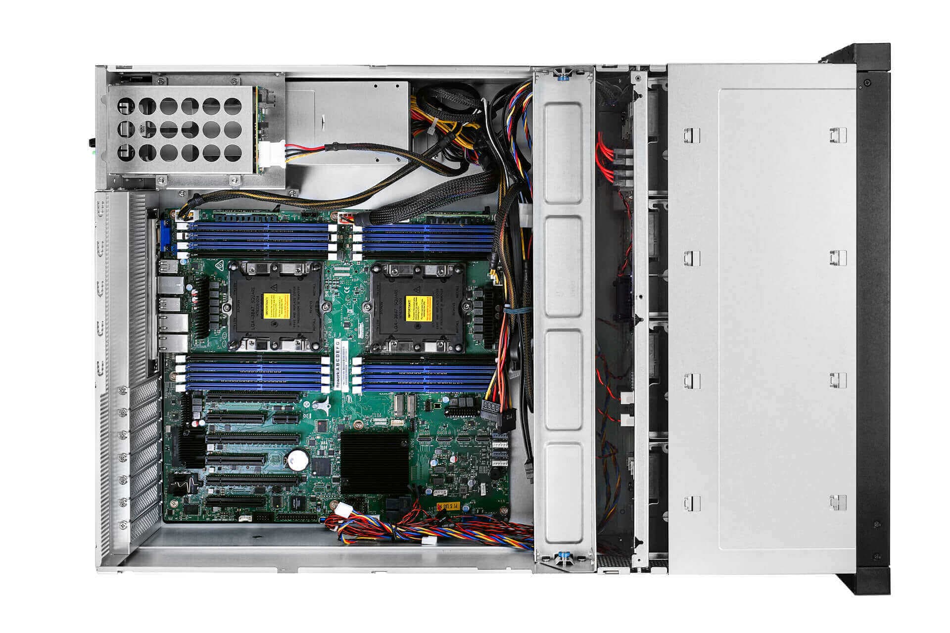 Вид InWin IW-RS424-07