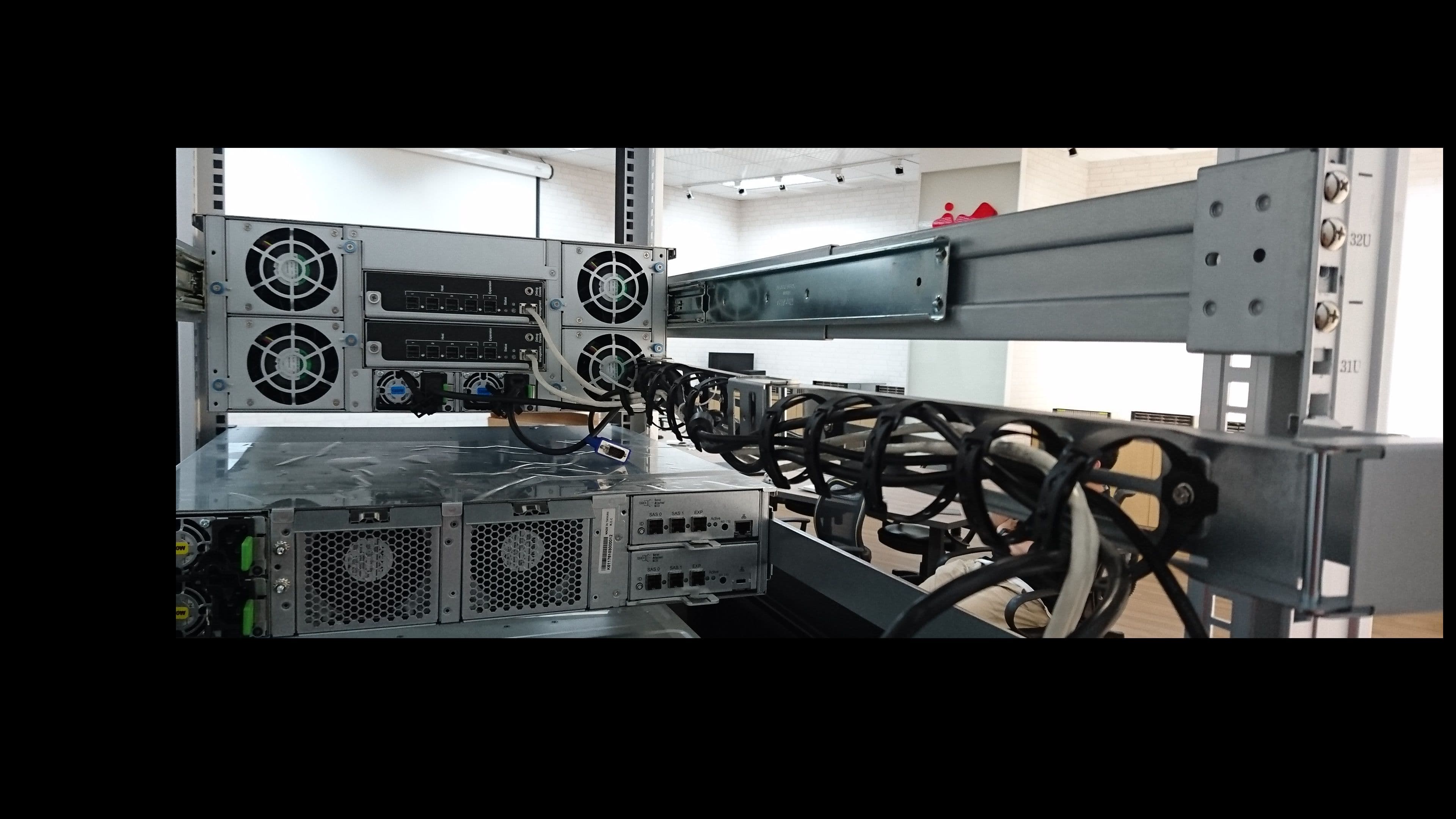 Внутренний вид корпуса IW-RJ472-08 с установленным CMA
