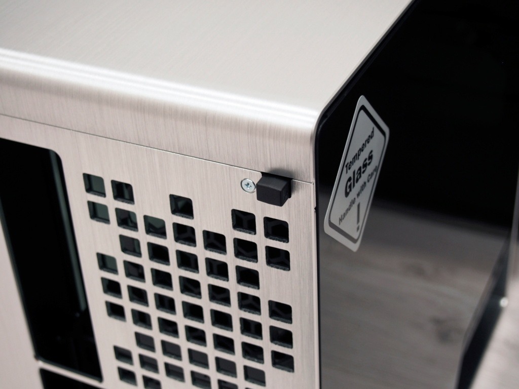 Конструкция InWin 905