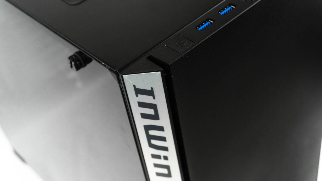 InWin216