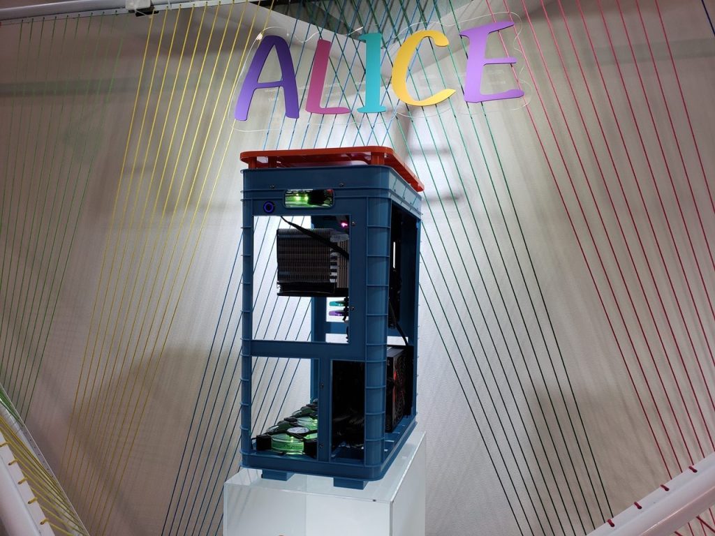 Корпус InWin Alice