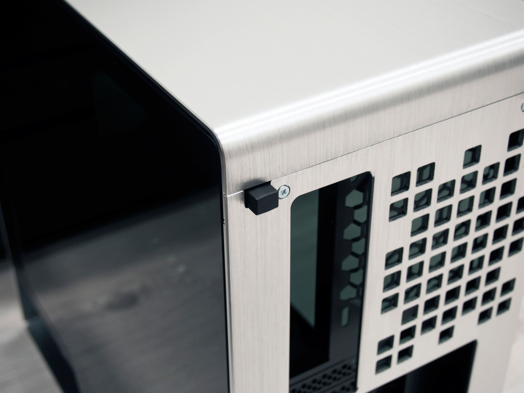 Конструкция InWin 905