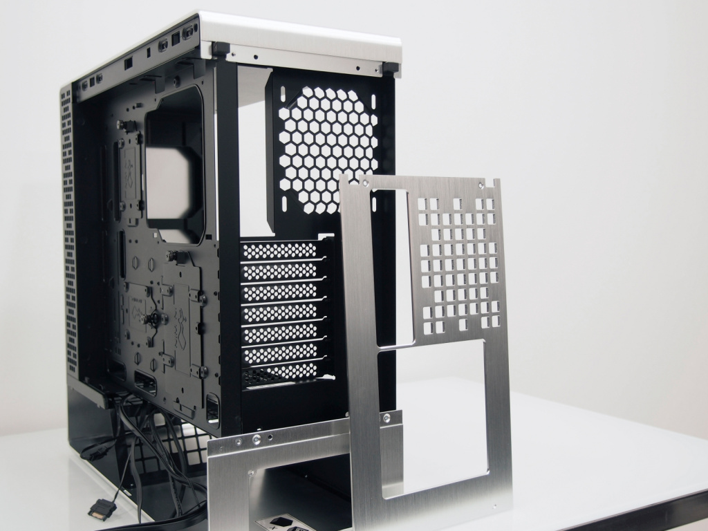 Конструкция InWin 905