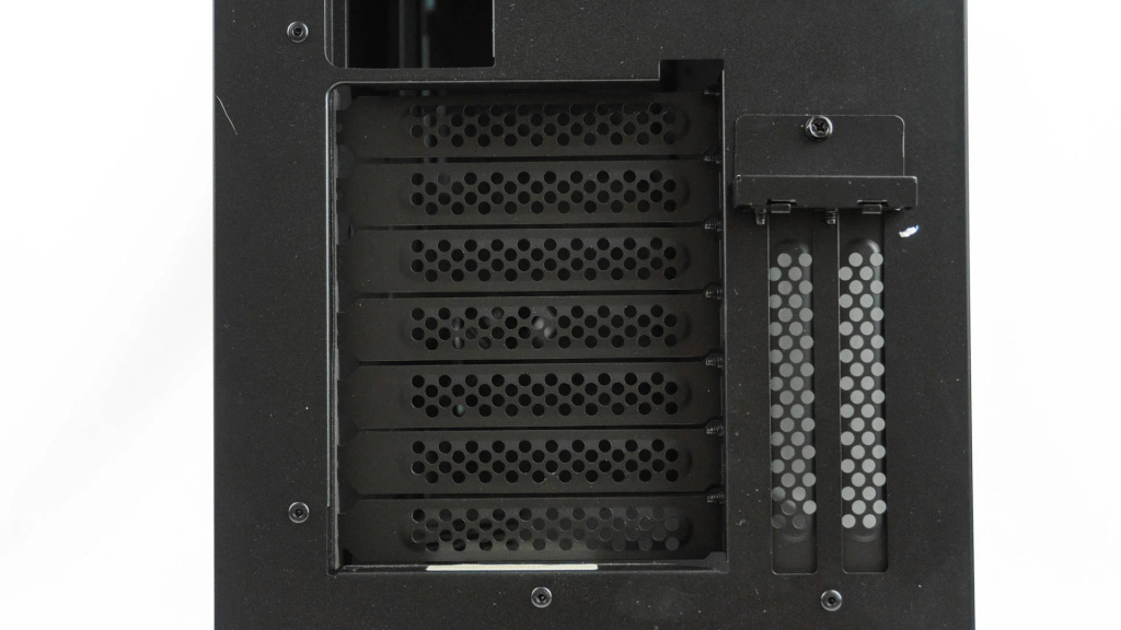 InWin216